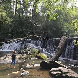 Au Bord De La Rivière Gijou Hébergement de vacances